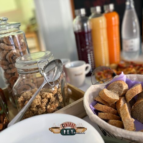 particolare%20sedia%20guesthouse.jpeg particolare%20sedia%20guesthouse.jpeg