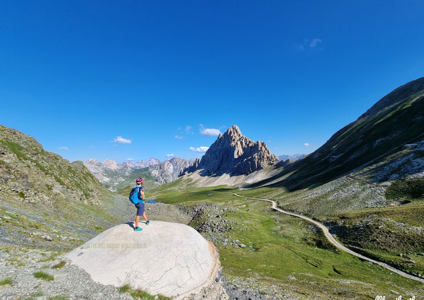 e4b88c5c-48f3-4a78-9b1f-02d7d7292e36