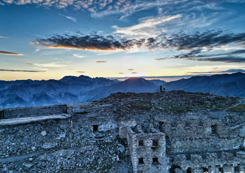 5fee5a9d-7026-4102-8fe9-832aa76e17ed