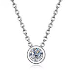 collana-punto-luce-tondo-moissanite-da-03-ct-argento-925