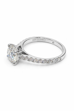 anello-solitario-moissanite-30-ct-argento-925-pave-laterale
