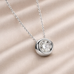 collana-punto-luce-rotondo-con-moissanite-da-1-ct-65-mm