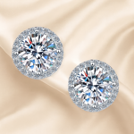orecchini-halo-con-moissanite-da-05-ct