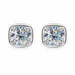 orecchini-punto-luce-quadrati-moissanite-da-10-ct-argento-925