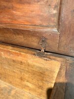 scrigno-da-centro-in-noce-finemente-intagliato-toscana-del-xvi-secolo