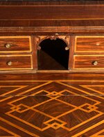 elegante-ribalta-romana-luigi-xiv-intarsiata-legni-pregiati