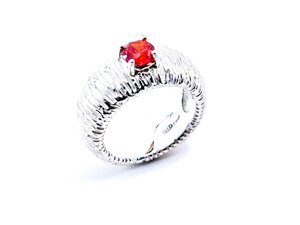 anello-solitario-in-argento-con-pietra