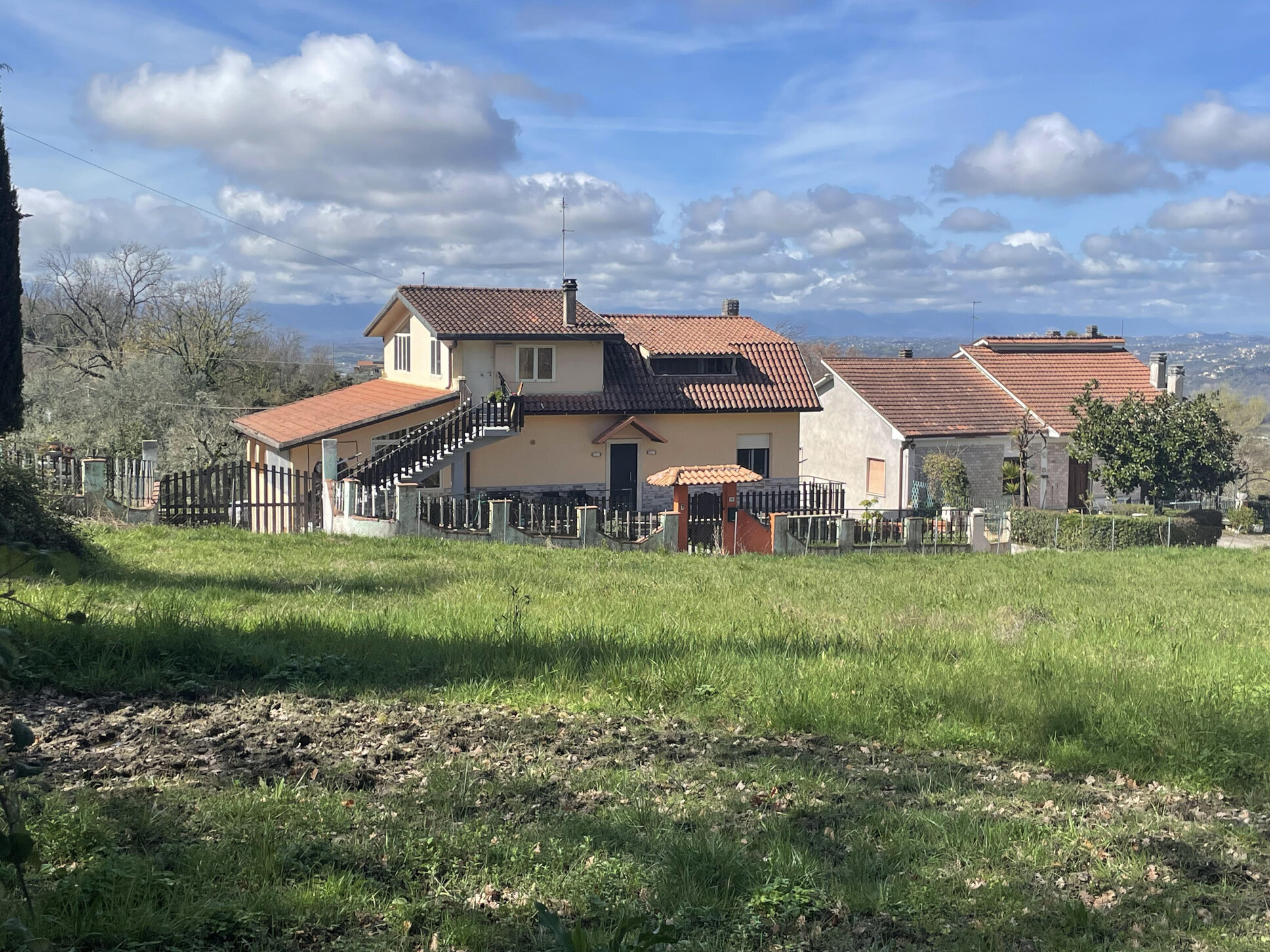 esterno casa.jpeg esterno casa.jpeg