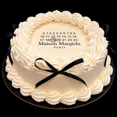 torta couture con calendario maison margiela