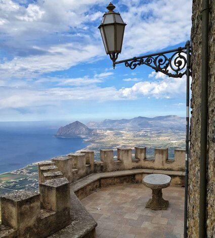 Noleggia una delle nostre auto Desiu siclia car rental