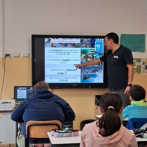 crescere con la scienza 1.jpeg crescere con la scienza 1.jpeg