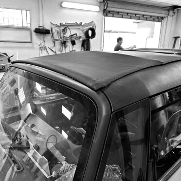 tettuccio apribile applicazione di una cappottina installata su un telaio artigianale