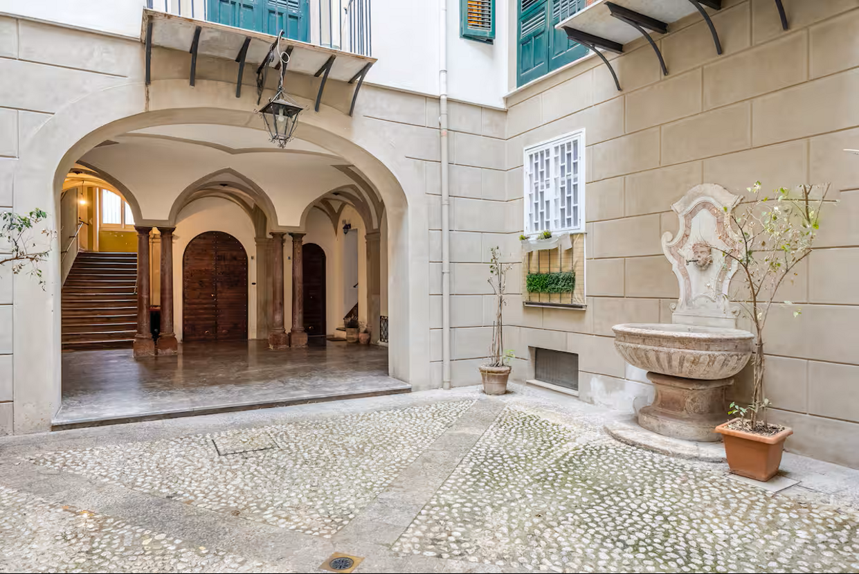 portico