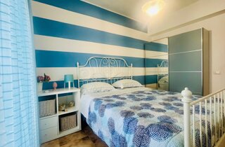 eyJlbiI6IlN0cm9tYm9saSBTaWNpbHkgTWVzc2luYSBWdWxjYW5vIEJlYWNoIn0=