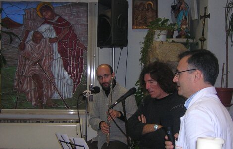 Daniele Pasini al concerto di Roberto Bignoli presso l'Ospedale di Muravera, febbraio 2008 Daniele Pasini al concerto di Roberto Bignoli presso l'Ospedale di Muravera, febbraio 2008