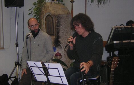 Daniele Pasini al concerto di Roberto Bignoli presso l'Ospedale di Muravera, febbraio 2008 Daniele Pasini al concerto di Roberto Bignoli presso l'Ospedale di Muravera, febbraio 2008
