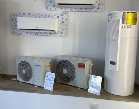 caldaie e climatizzazione esposti nel negozio gd soluzioni energetiche