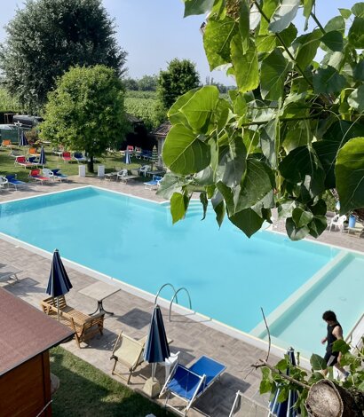 39291_195489bfa9cd3298a795b49978d8a0ea2cfe70a5