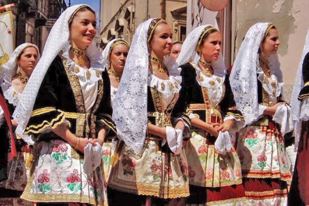 folk sardegna.jpeg