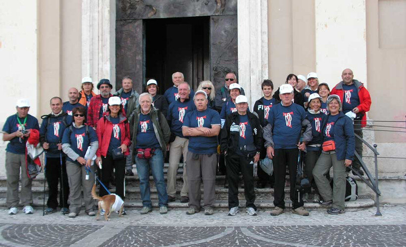 San Valentino, Basilica, basilica San Valentino Giovani, innamorati, famiglie, persone sole, pellegrinaggio, pellegrinaggio Basilica San Valentino, San Valentino pellegrinaggio, urna San Valentino.