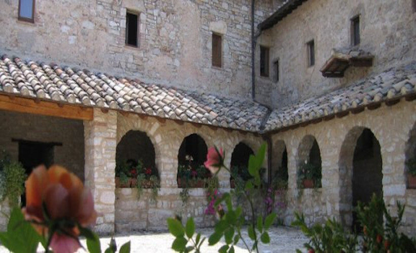 regione, edifici culto cristiano, cristianesimo, Umbria, luoghi pellegrinaggio, Assisi, San Francesco, Santa Maria degli Angeli, Santa Chiara, Collevalenza, Madre Speranza, Norcia, San Benedetto, Cascia, Santa Rita, Terni, San Valentino.