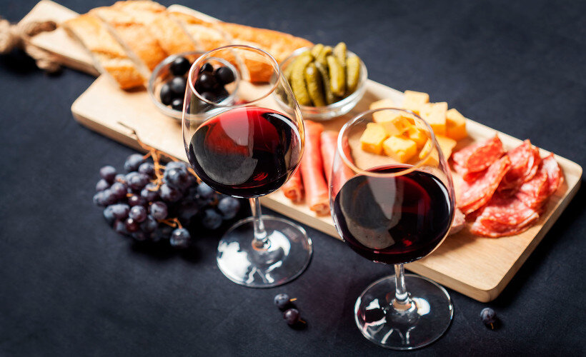 Artigianato ed eno-gastronomia Umbria tradizioni, eno-gastronomia, ulivi, olio extra vergine origine controllata, bruschetta, trote, lucci e persici; prodotti tipici, lenticchie Castelluccio Norcia, formaggi, prosciutto Norcia, capocollo, salsicce, crostini fegatini, olive nere; strasc