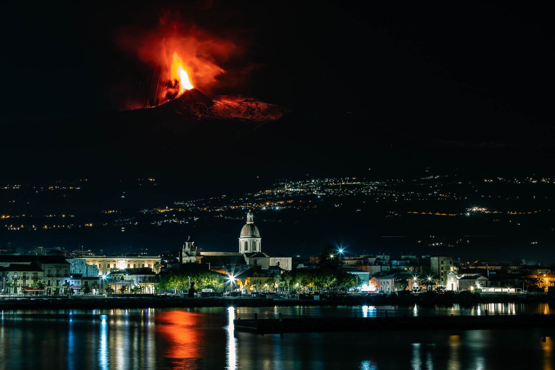 Eruzione Etna - fronte lavico - sentiero galvarina