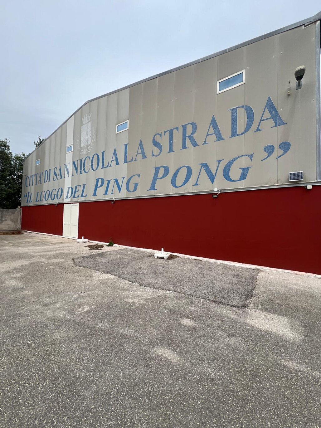 esterno palazzetto.jpeg