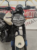 moto-guzzi-v7-stone-sabbia-2026