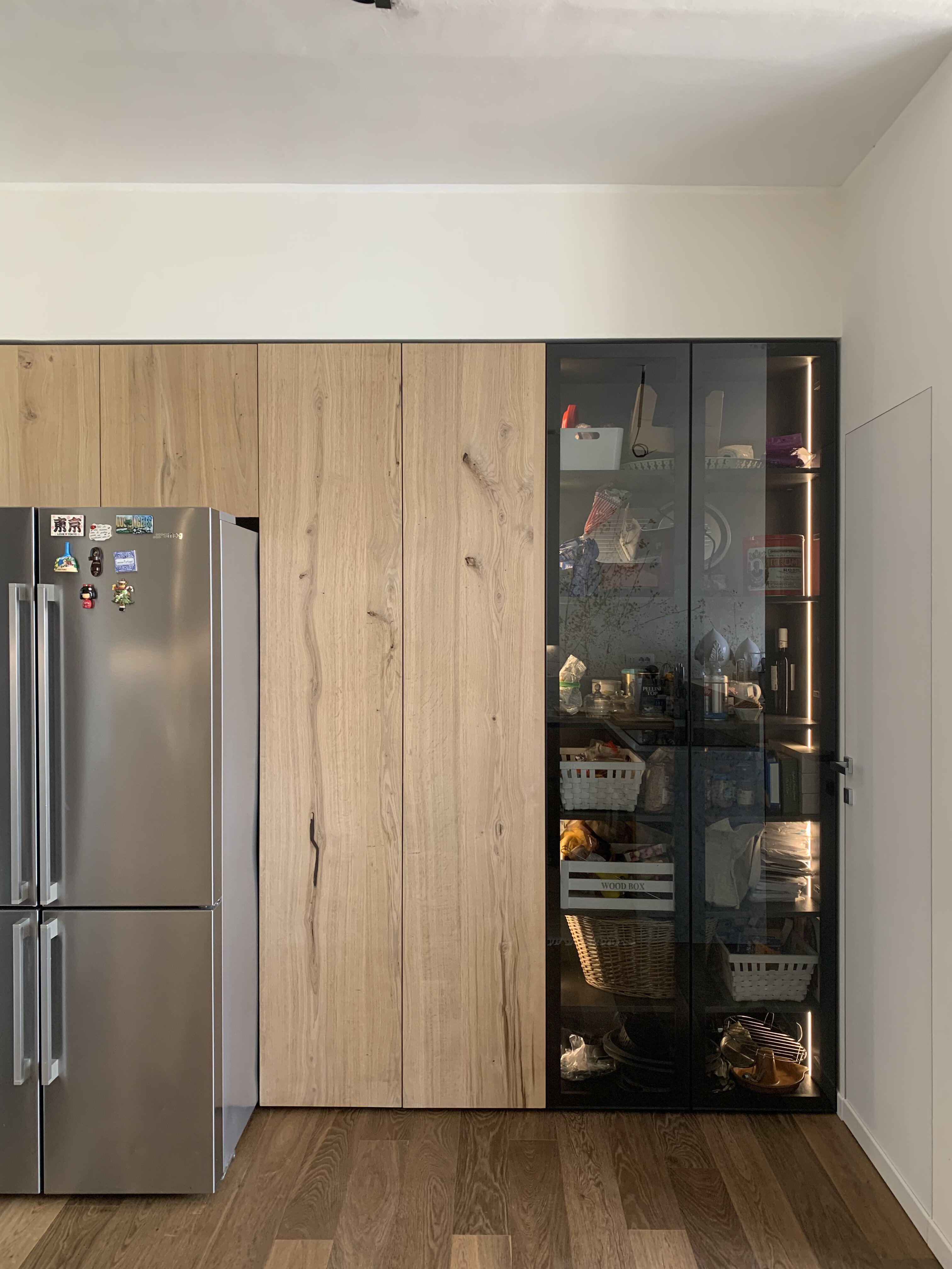Cucina contemporanea in legno: equilibrio tra design e calore