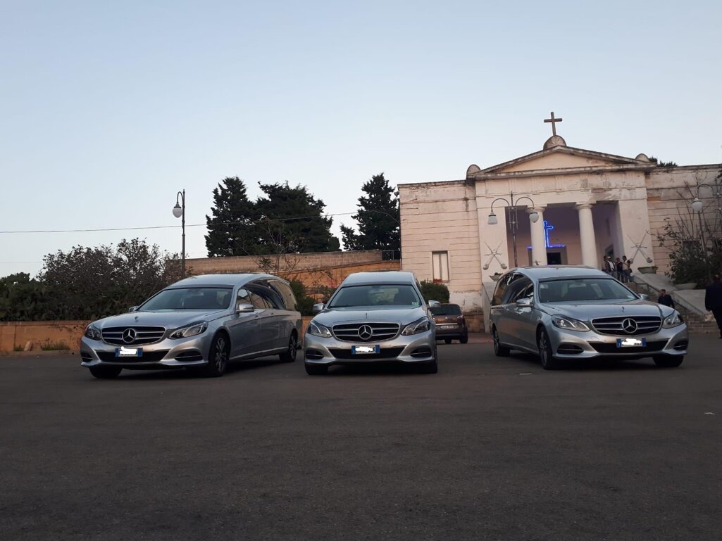 Auto funebri Agenzia Urania Gallipoli Auto funebri Agenzia Urania Gallipoli