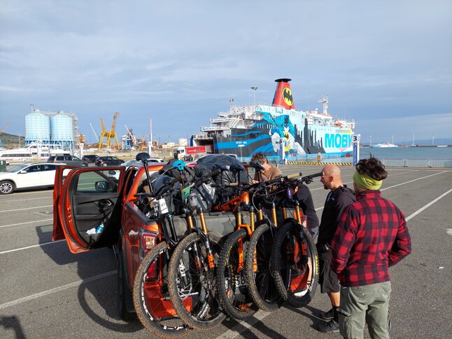 shuttle mtb elba