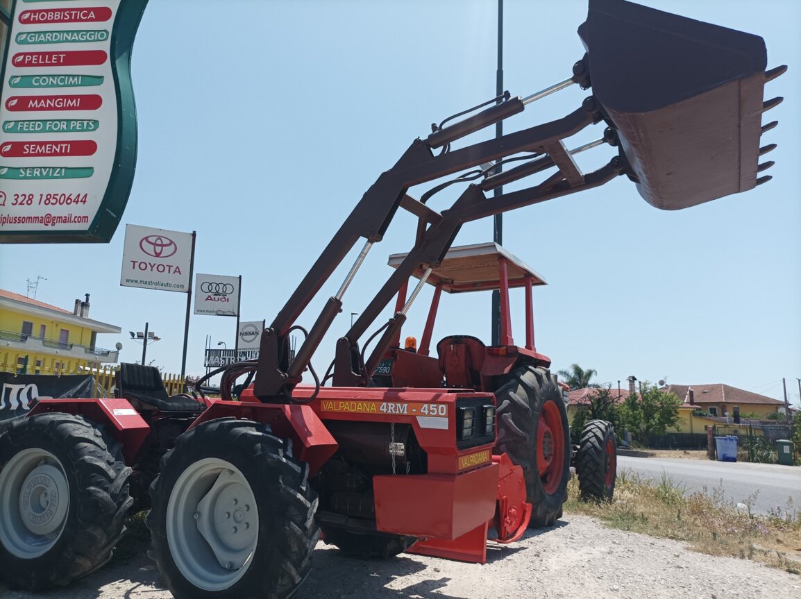 mastroliauto trattore pala.jpeg