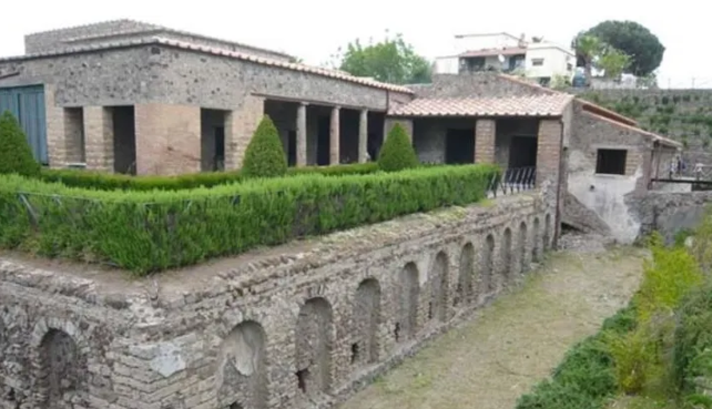 villa-dei-misteri-pompei.png