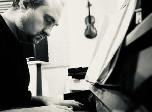 Francesco Ruggiero al pianoforte