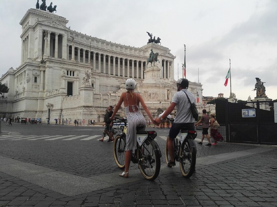 tour di roma al mattino in e-bike.jpeg