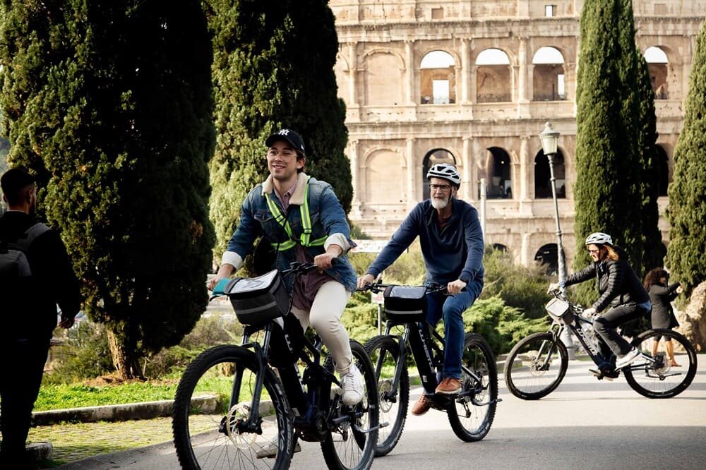 xplore Rome on Two Wheels: The Roma STARBIKE Guide for Travelers
