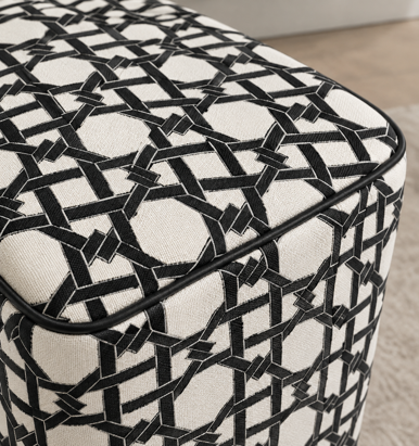 pouf geometrico color crema e nero