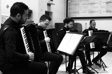 40379011-1aa0-45fb-b301-2f3cbcec1f85