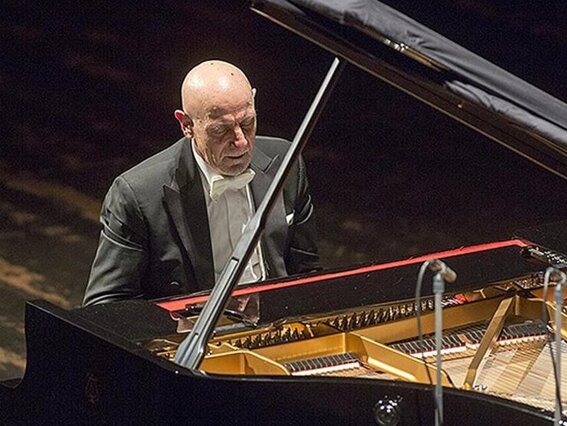 570b6559-b5b1-4253-b135-7104018a0cef