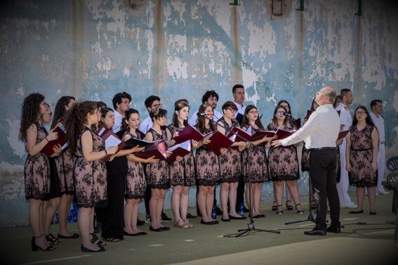 cda9fa33-af85-49ff-8f94-b6950c50216f