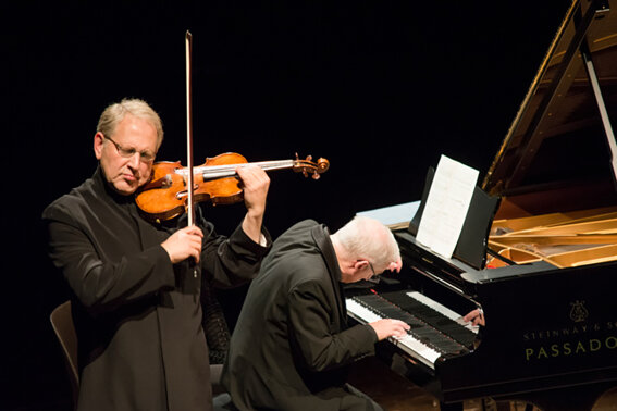 ab6a1637-1b34-4112-962e-0d060f2fc355