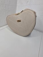borsetta-a-forma-di-cuore-con-tracolla