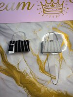 borsetta-da-sera-in-perle-con-catena-argento-e-cristallo-centrale-elegante