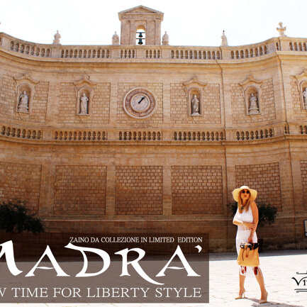 Monopoli Location 2023 Madra' Bellissima Location ricca di colori intensi cosi come la seta pura che scegliamo per i nostri zaini