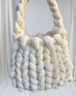 filato-xxl-per-lavorare-senza-ferri-wow-velvet