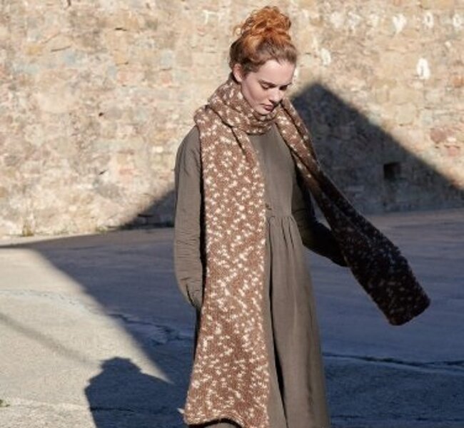 Sciarpa realizzata con filato Air Alpaca Natural Color di Katia