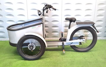 23d03102-2e98-460f-9a3f-4088f34e43fc