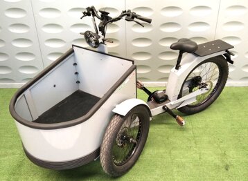 e02e314c-6c9c-4bf5-a58f-1bacff163809