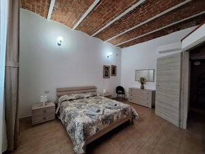 Soffitto caratteristico con volte a botticelle di mattoncini rossi, uno spettacolo da contemplare